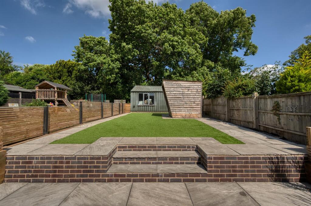 Garden - astroturf lawn.jpg