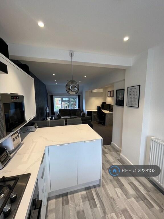 Kitchen / Dining