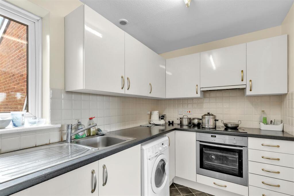 kitchen 3.jpg