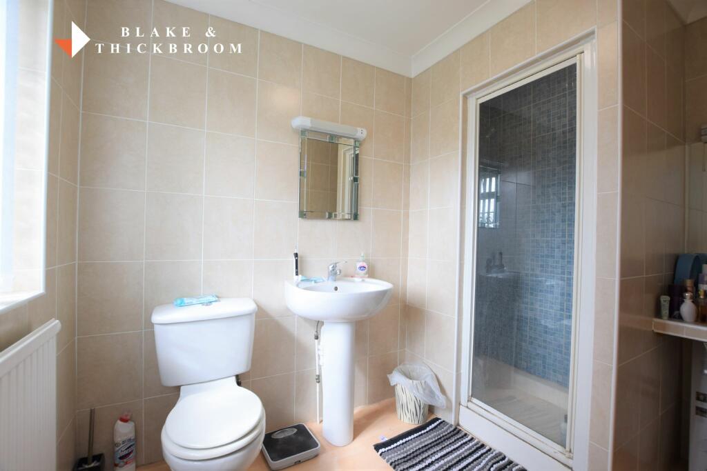 EN SUITE SHOWER ROOM