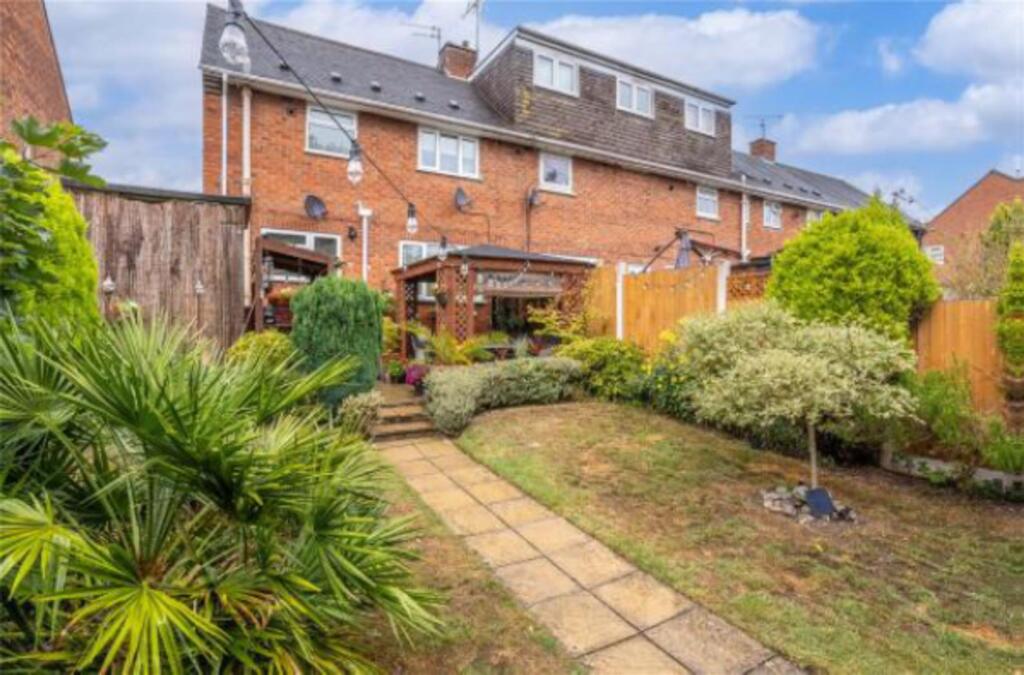 33 Pool Hall Crescent-06.jpg