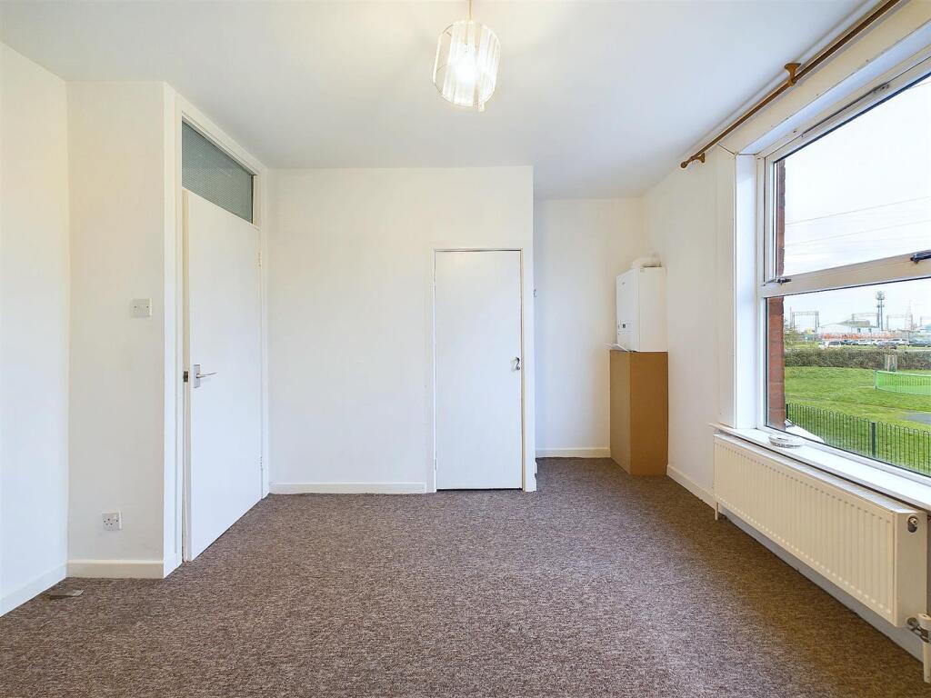 8 - Terraced House for Auction, Avonmouth.jpg