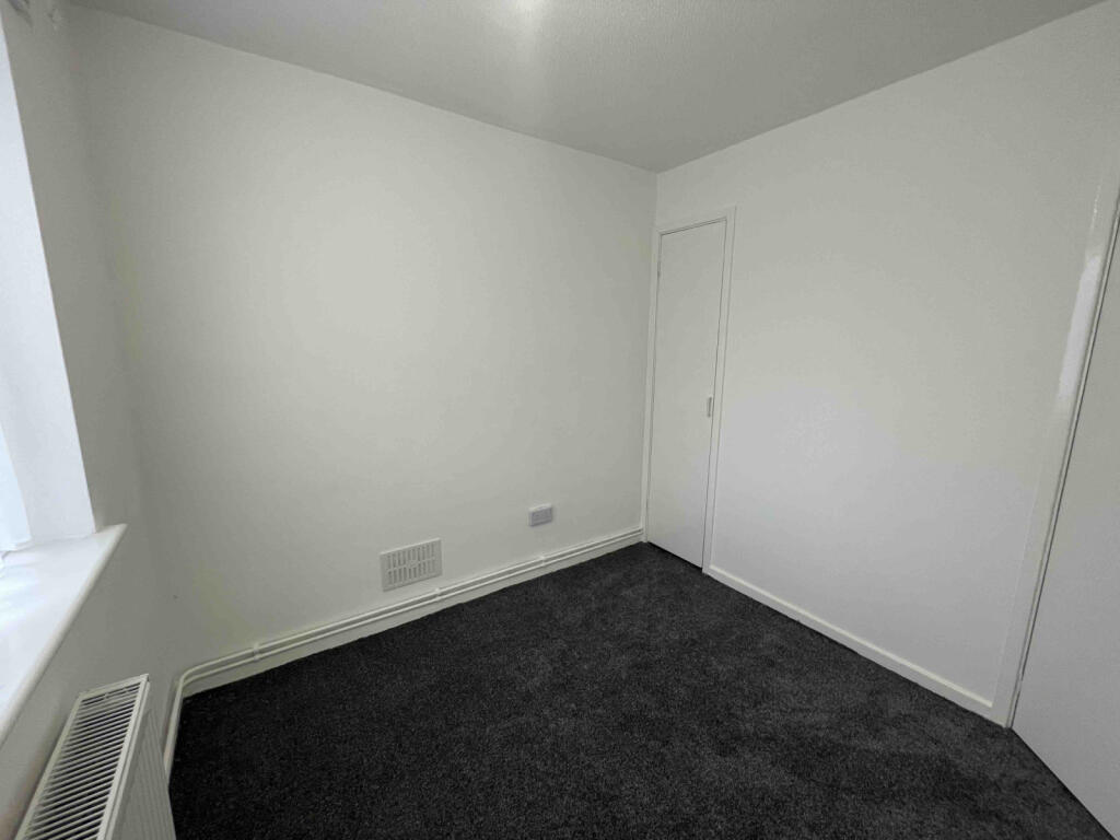 2 Bed Ground Floor Maisonette located on the popu