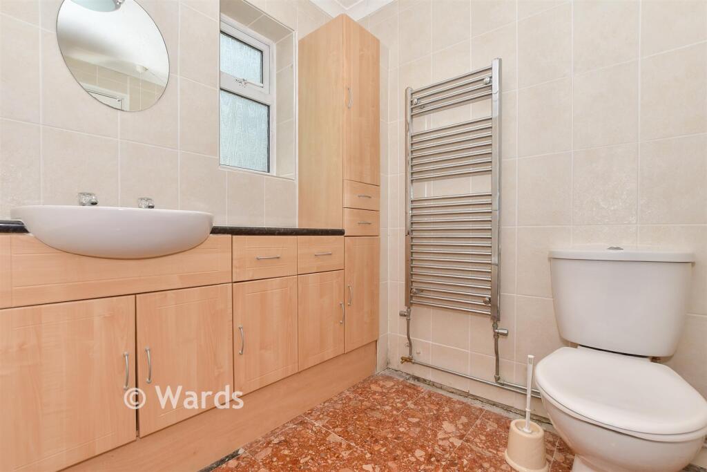 En-Suite Bathroom