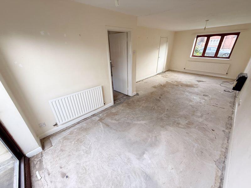 Sitting Room / Dining Room