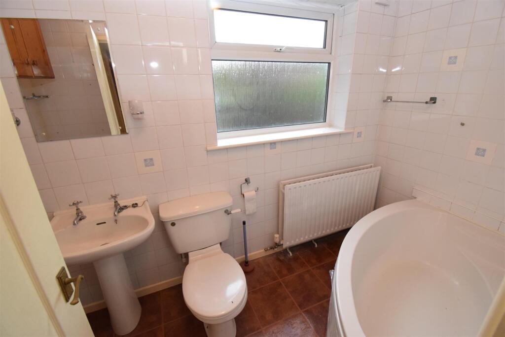 En-Suite Bathroom
