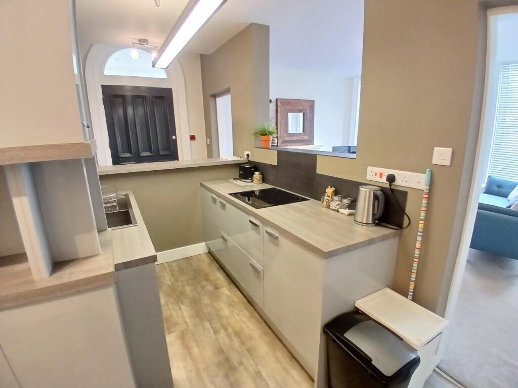 BREAKFAST KITCHEN