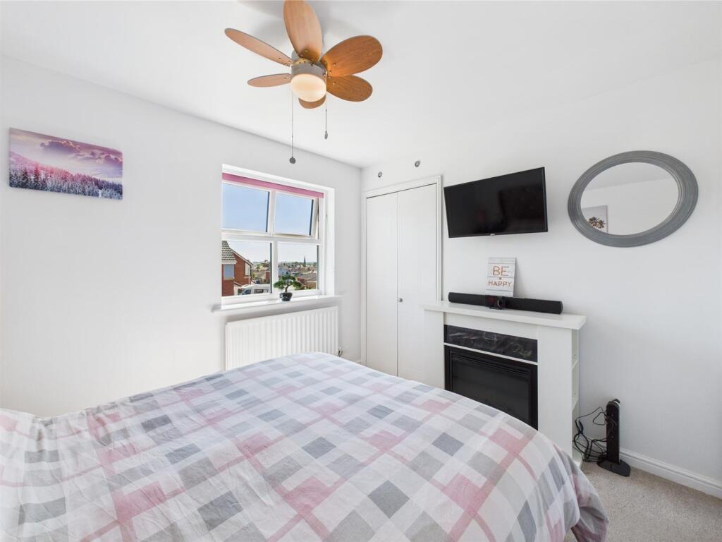 Bedroom: