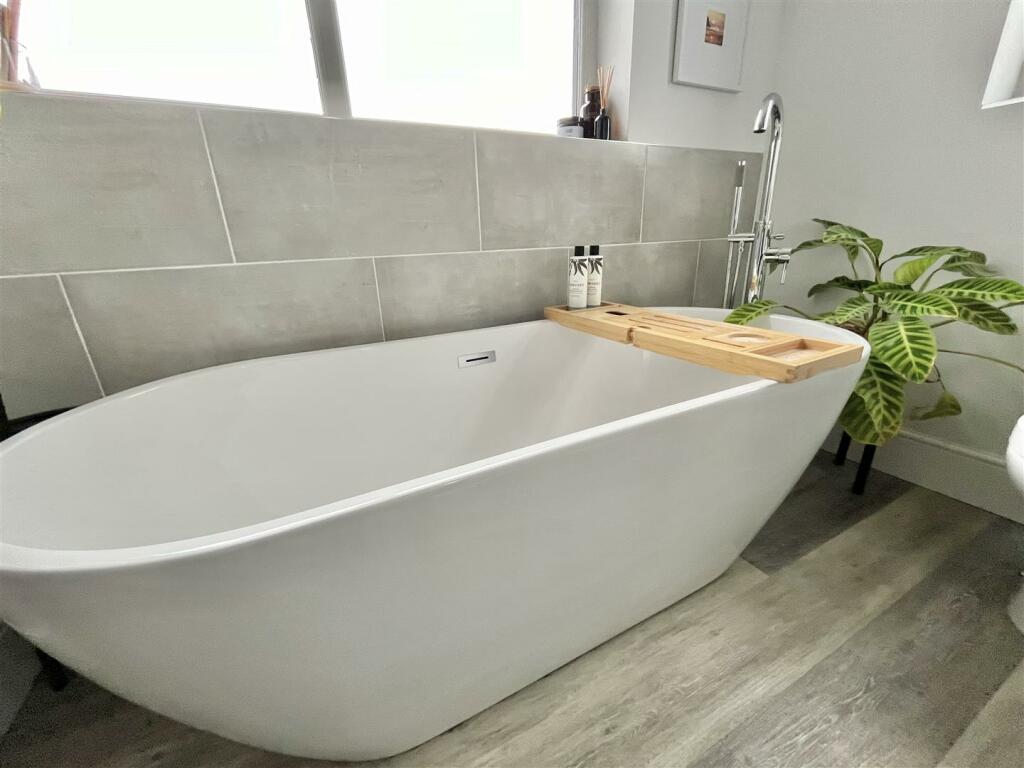 Bathroom Aspect 2
