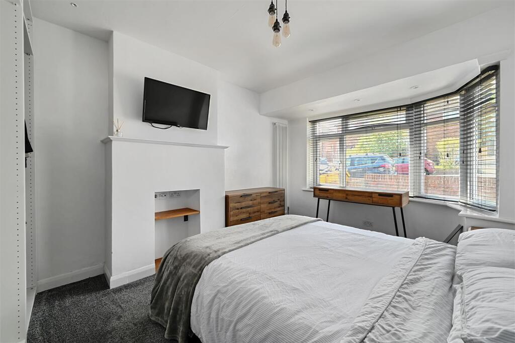 Applesham Way BN41 (5).jpg