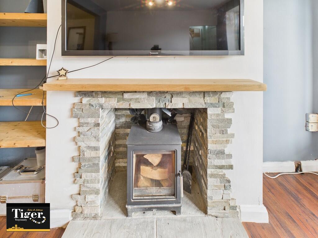 CAM02176G0-PR0664...