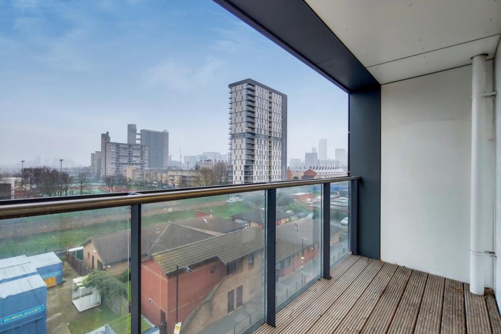 3_Balcony-1