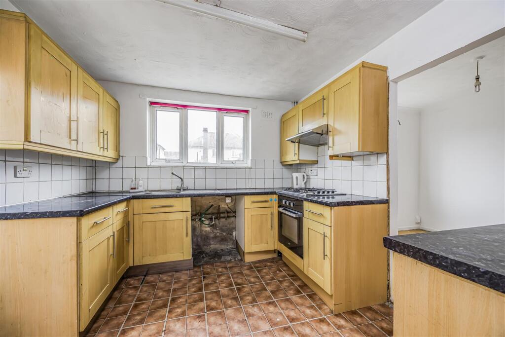 9 Blakemere Crescent, Paulsgrove-PorticoMarketing-