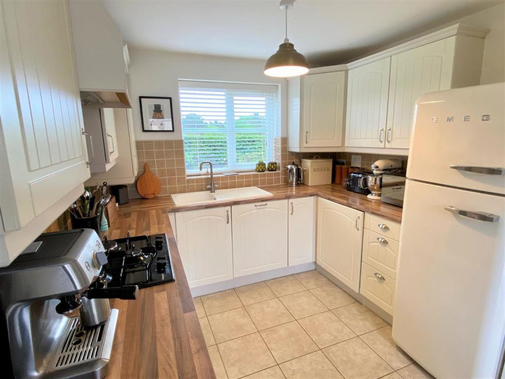 20 The Hurlings Kitchen