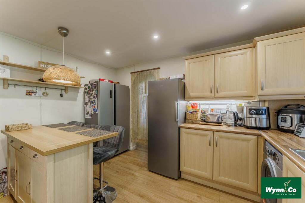 31 Devon Grove-1016L.jpg