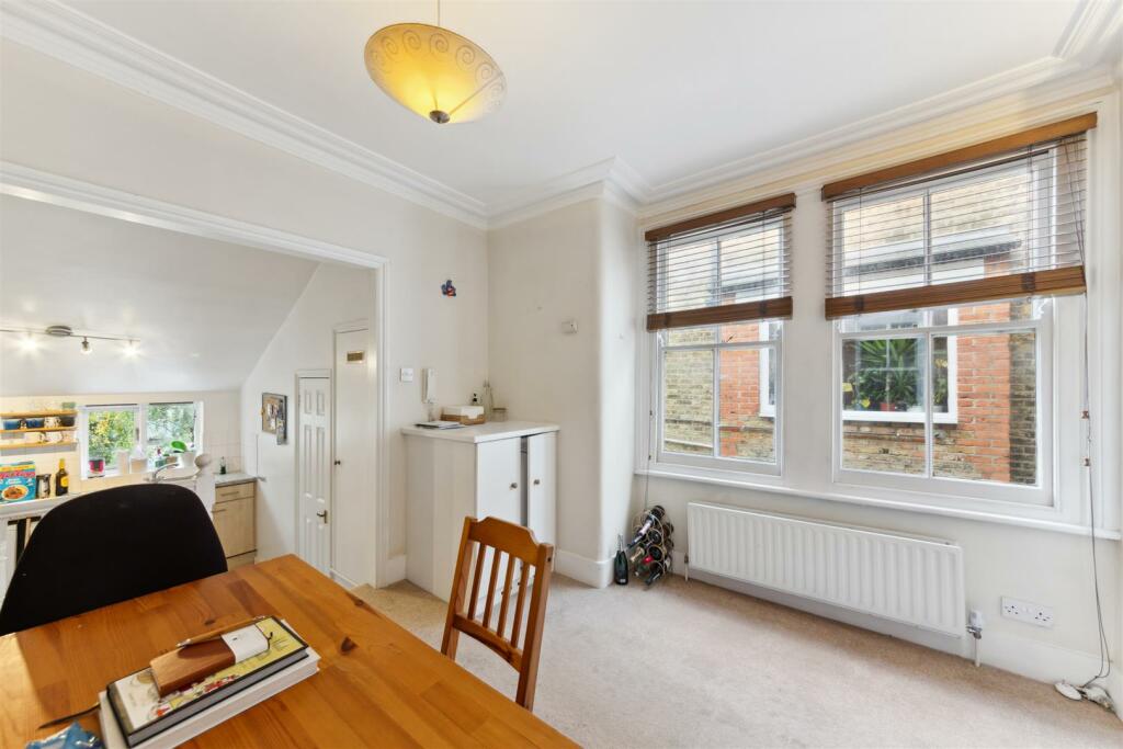 18 Gambole road SW17 0QJ-7.jpg