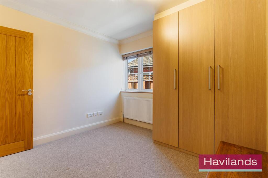 Oakwood Crescent-8.jpg