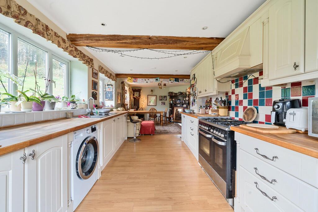 Fitted Kitchen