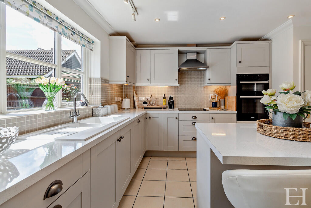 8649888-interiorW...