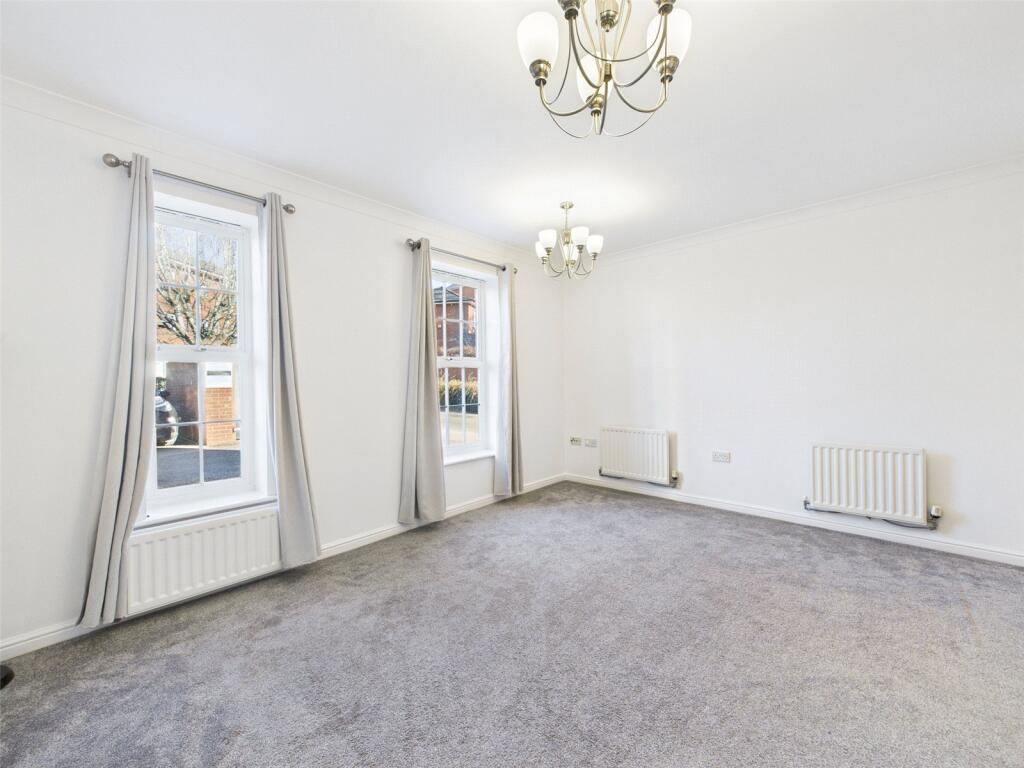 Pillowell Drive, Gloucester, Gloucestershire, GL1