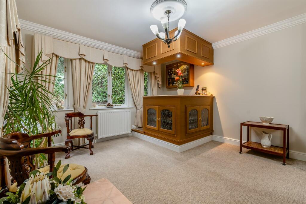 8631941-interior17.jpg