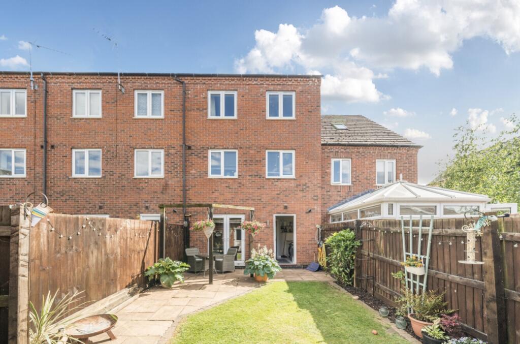 1316589-19-685ad96c43b8a-ARW