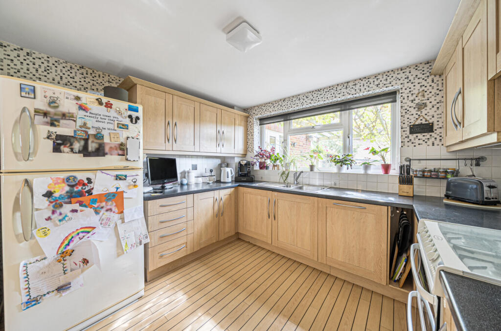 1358153-8-68d1566...