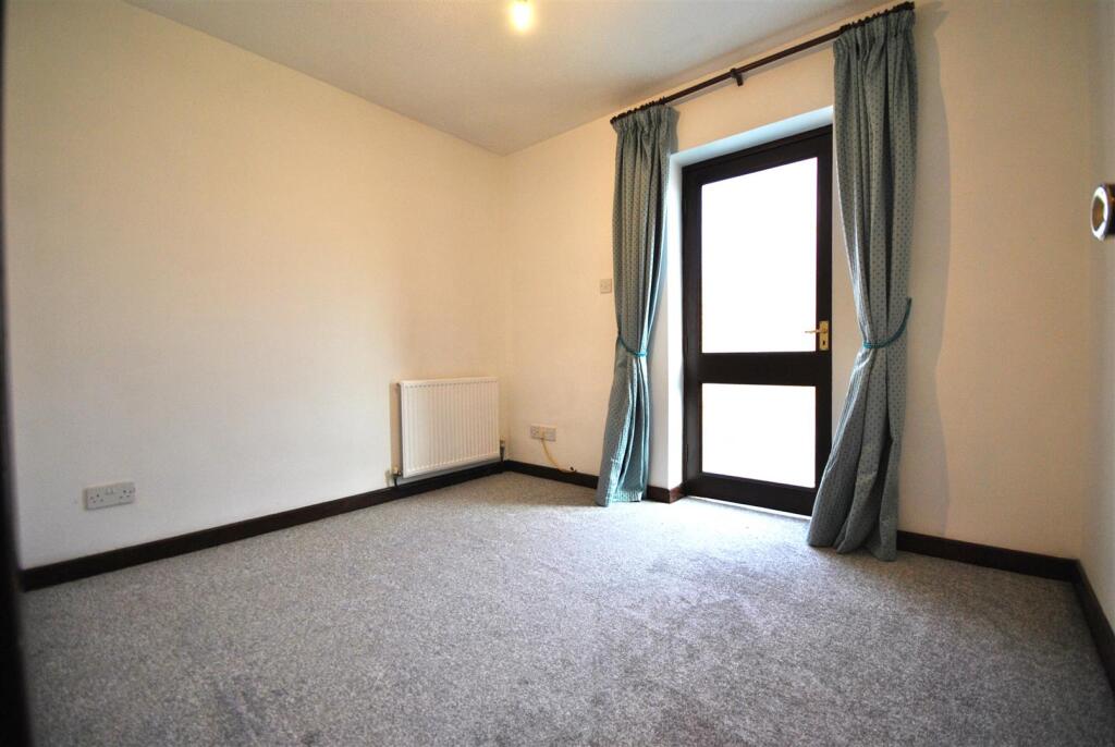 Bedroom 2.JPG