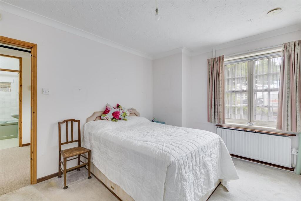 Meadow Way 34-10.jpg