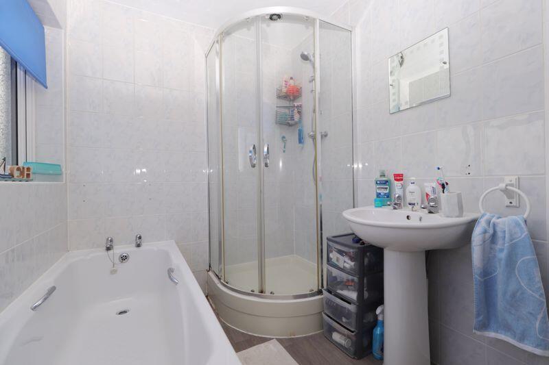 First Floor Family Bathroom 