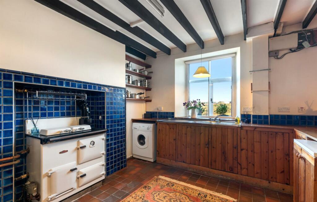 Cottage - Kitchen