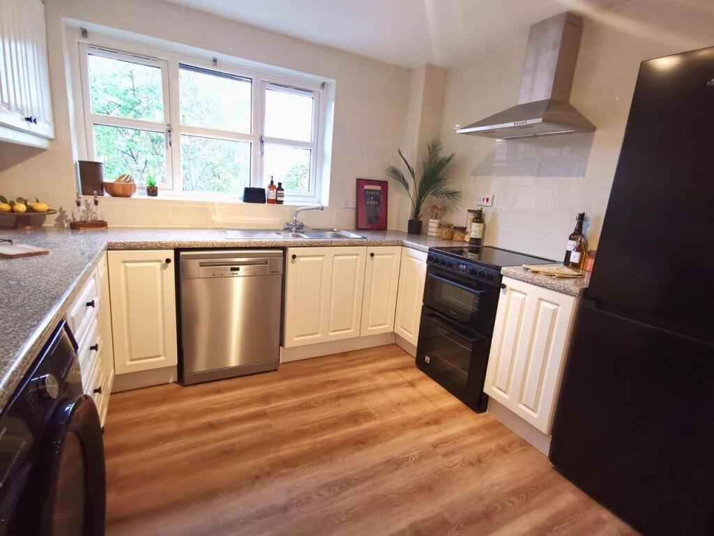 Kitchen_1.jpg