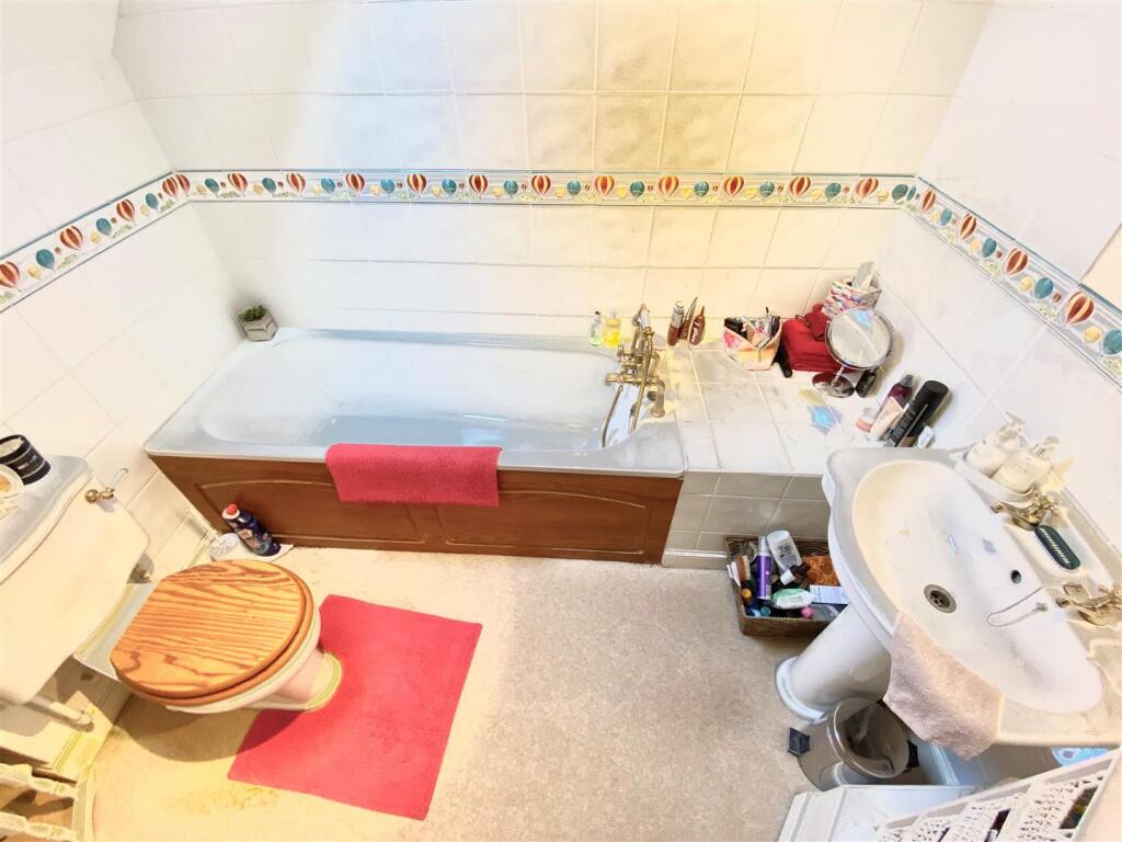 Bath Pott.jpg