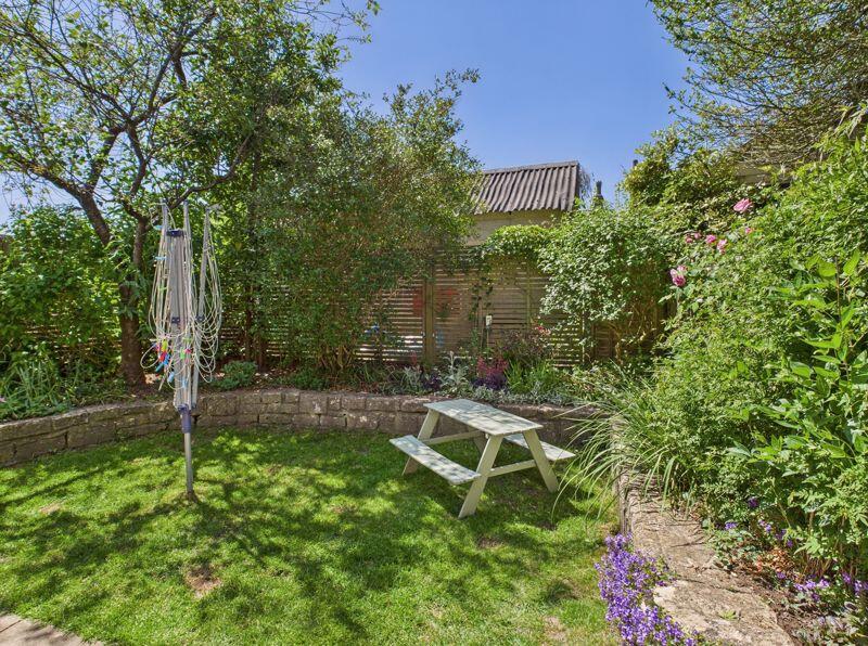 Garden to side aspect