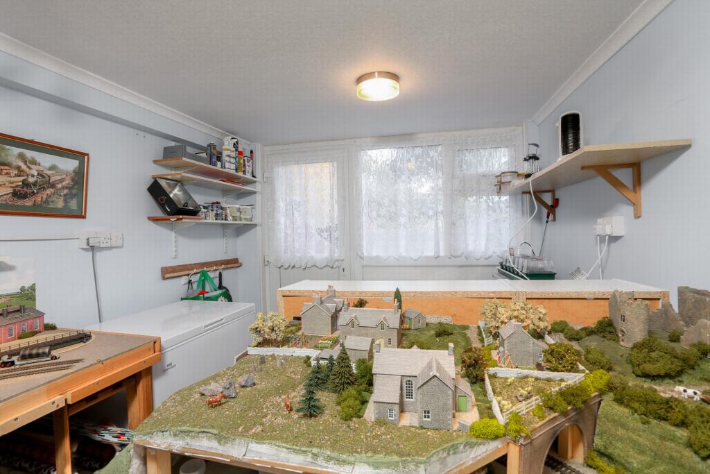 Garage/games room