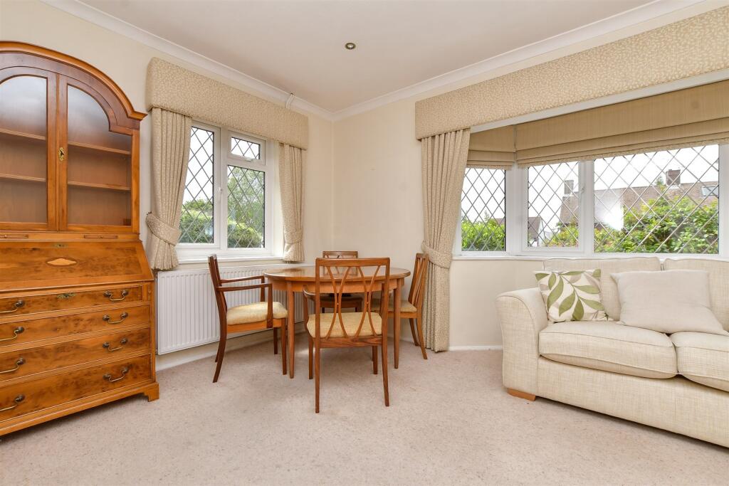 Lounge / Dining Room