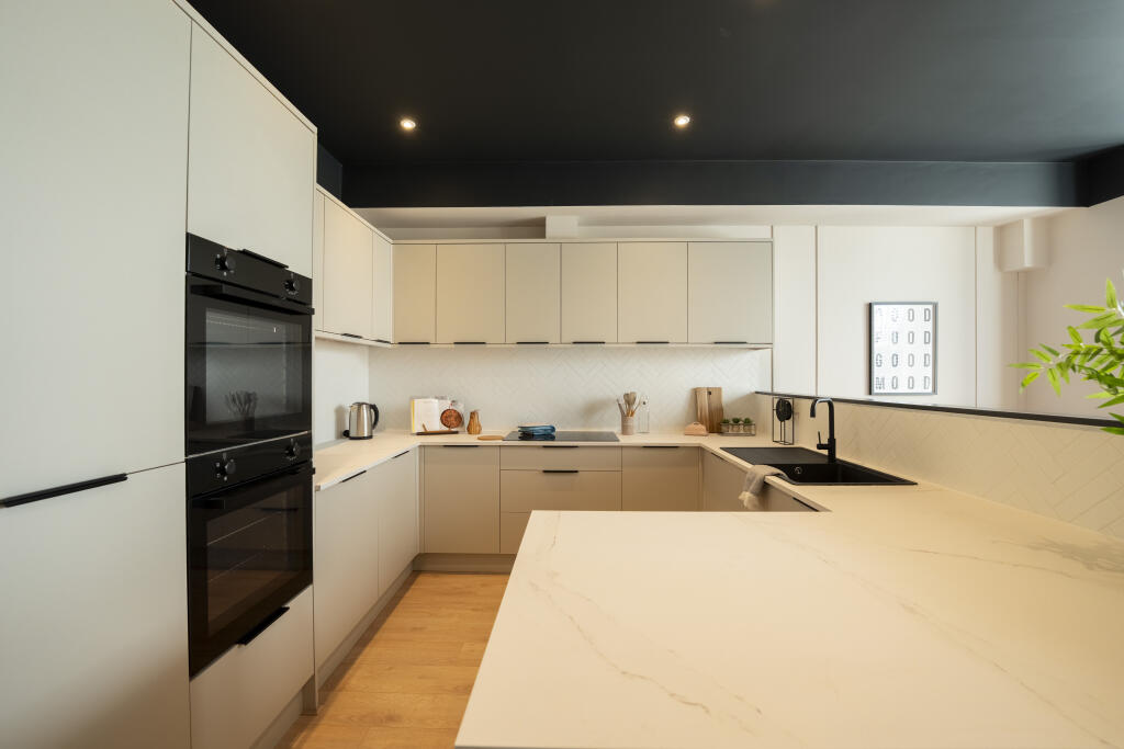 Kitchen2-2.jpg