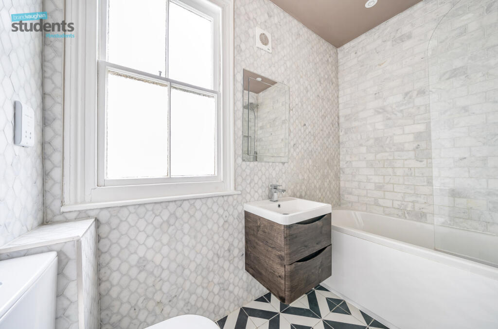 c5de6865-8743-452...