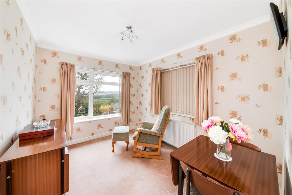 DINING ROOM/SNUG