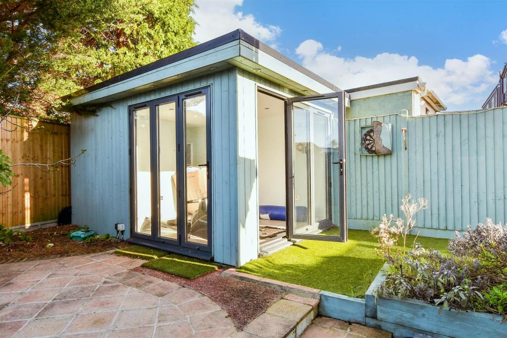 Workshop/Outbuildings