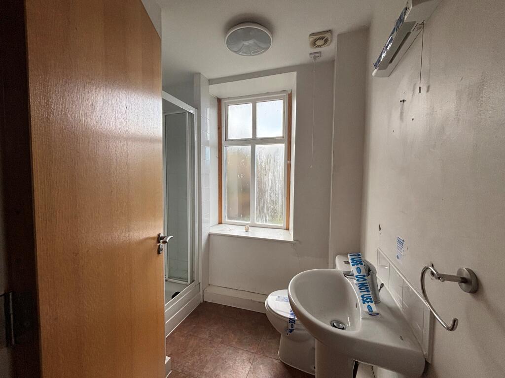 Bathroom T202511201525.jpg