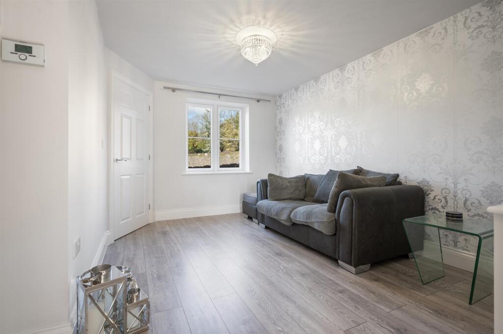 Sitting Room towards window.jpg