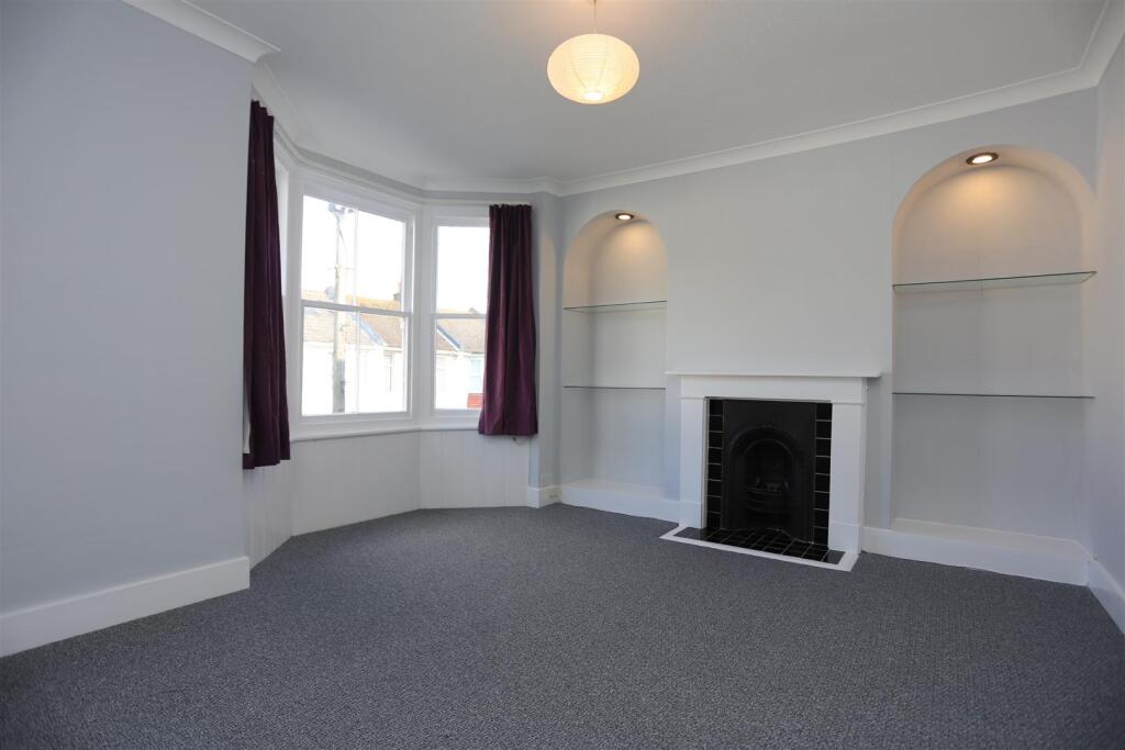 82 Wordsworth Street Bed 1 (1).JPG