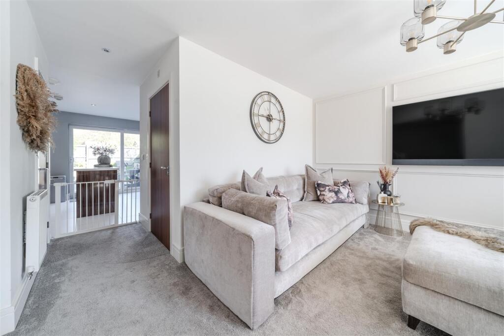 Living Room-4.jpg