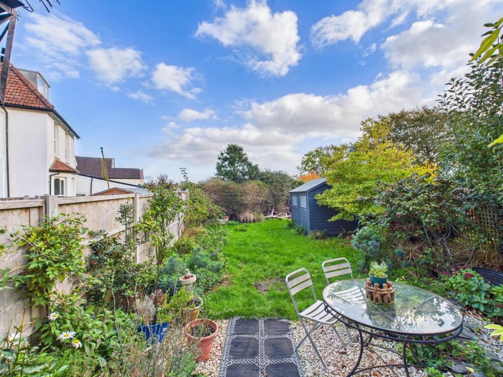 11 - Semi-detached House for Auction, Pill.jpg