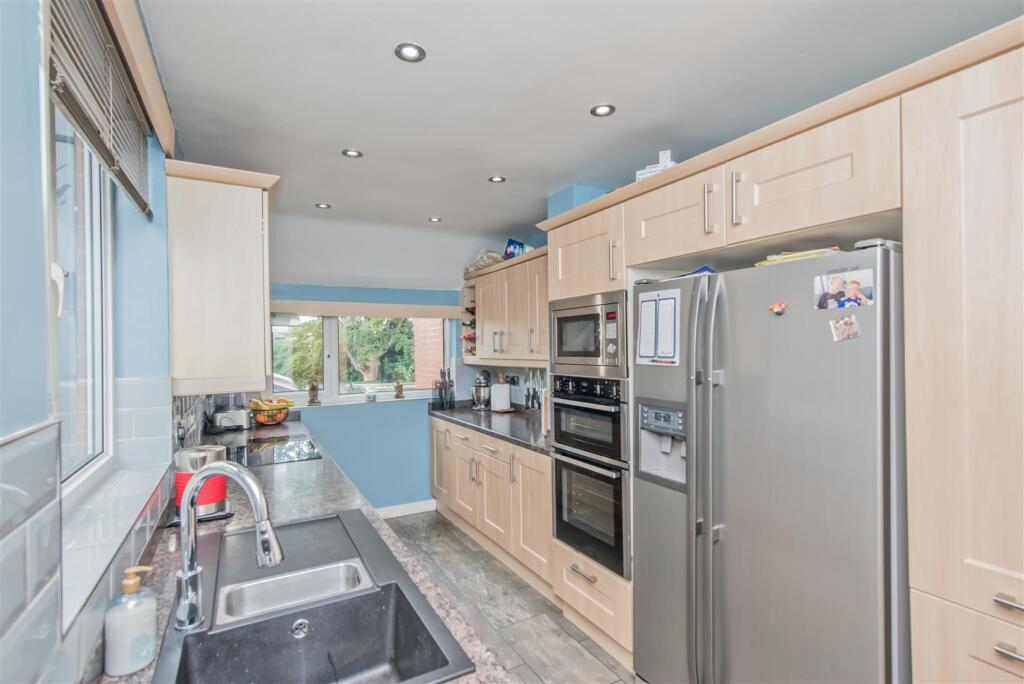 Fitted Kitchen: