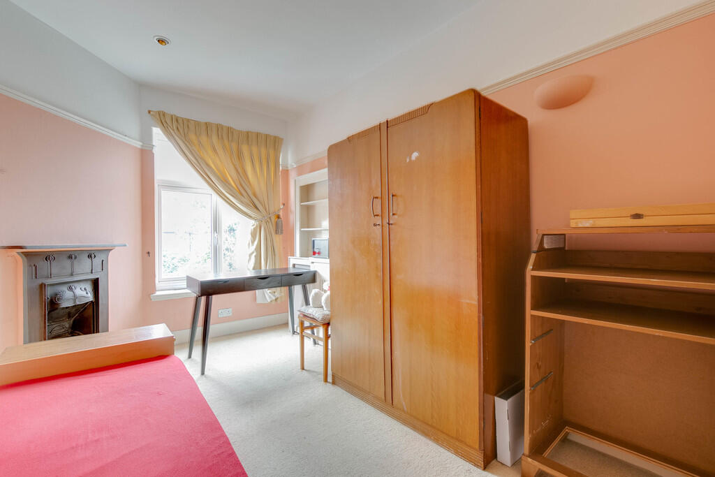 20 Grecian Cresce...