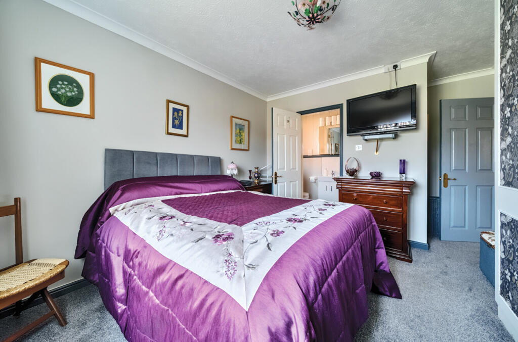 1297252-9-6836dc9...