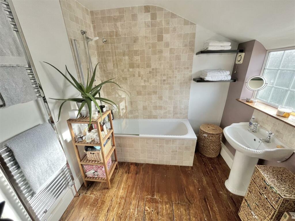 Bathroom Aspect 3