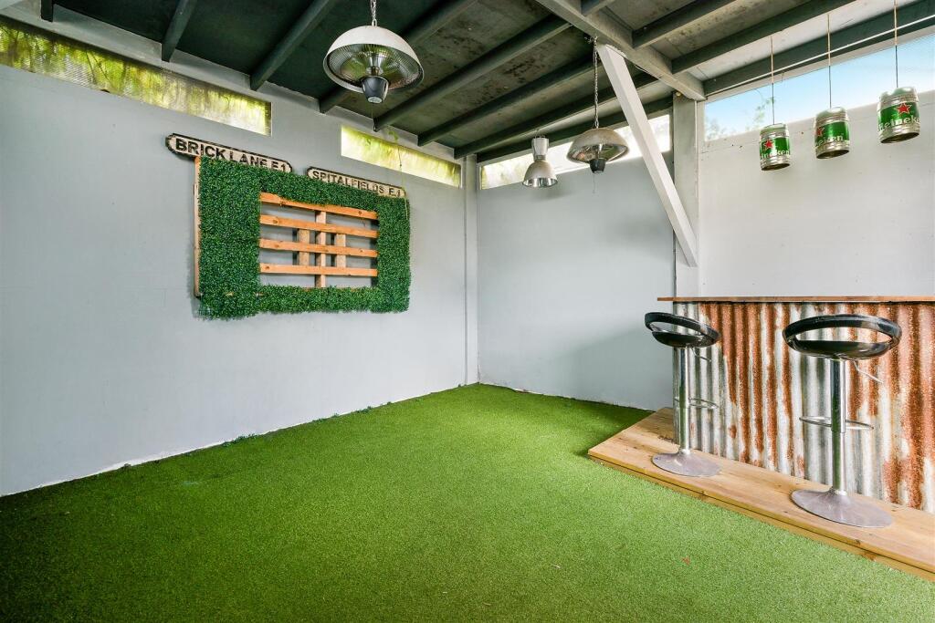 CHIPSTEAD LANE, 4 WILLIAMS HARLOW- (16).jpg